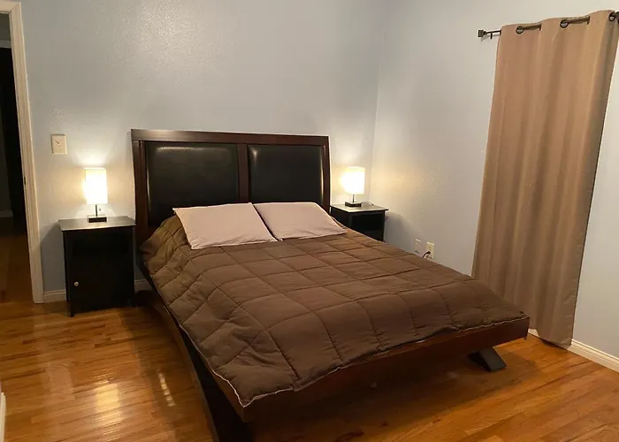 Cozy House With Large Free Parking On Premises