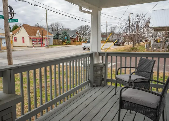 Historic Route-66 Bungalow