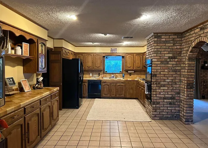 Waterfront Home In Killian