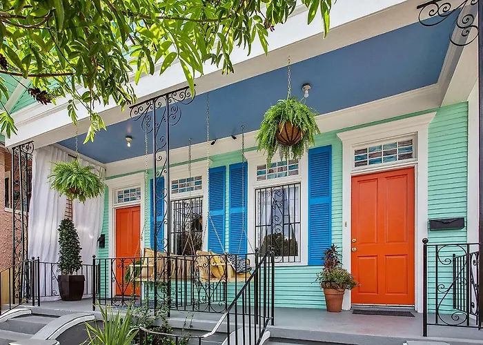 Modern Victorian House With Relaxing Courtyard - Near Fq